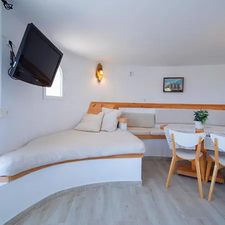 Moonlight By Interhome * Calp